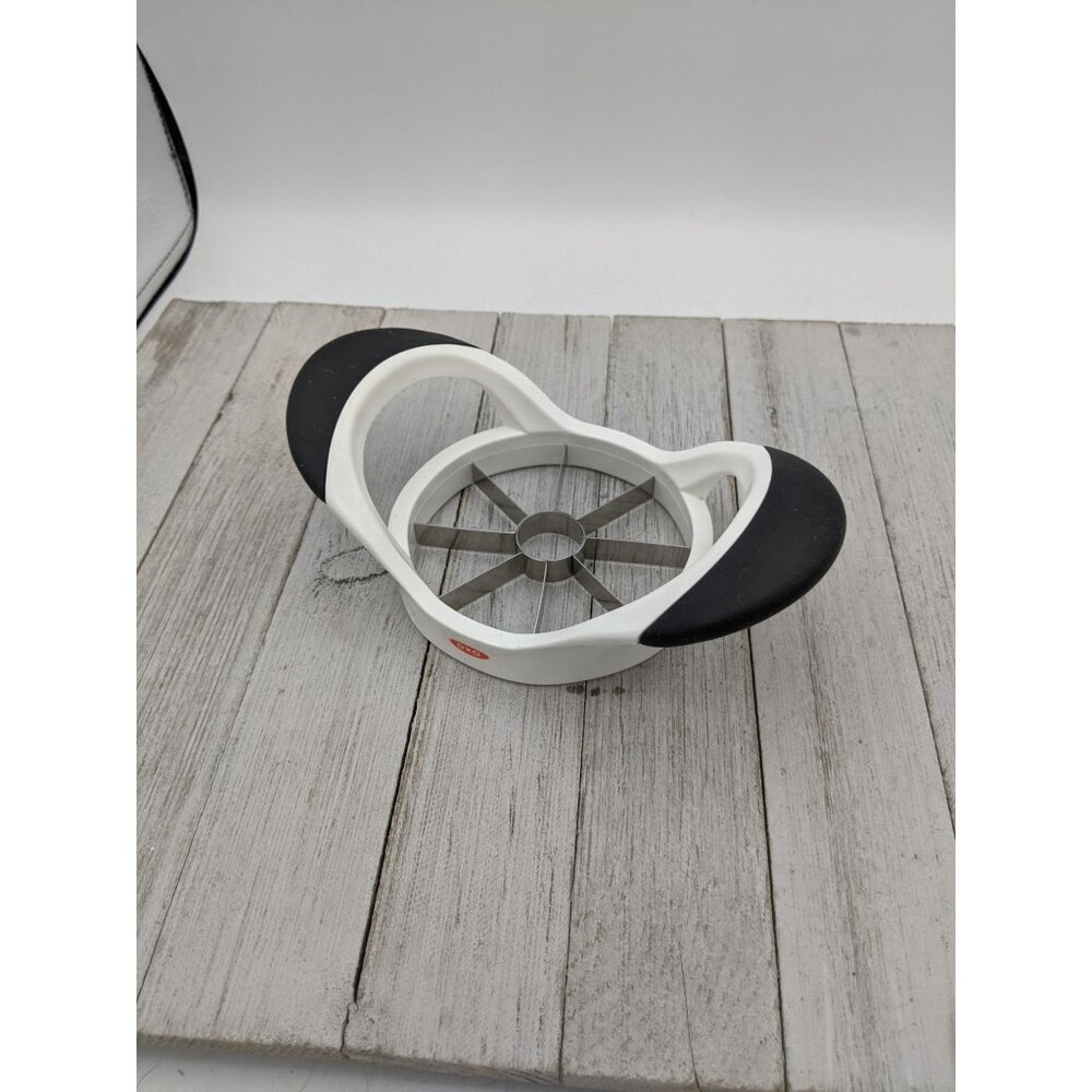 OXO Good Grips Apple Slicer Corer Divider White With Handles